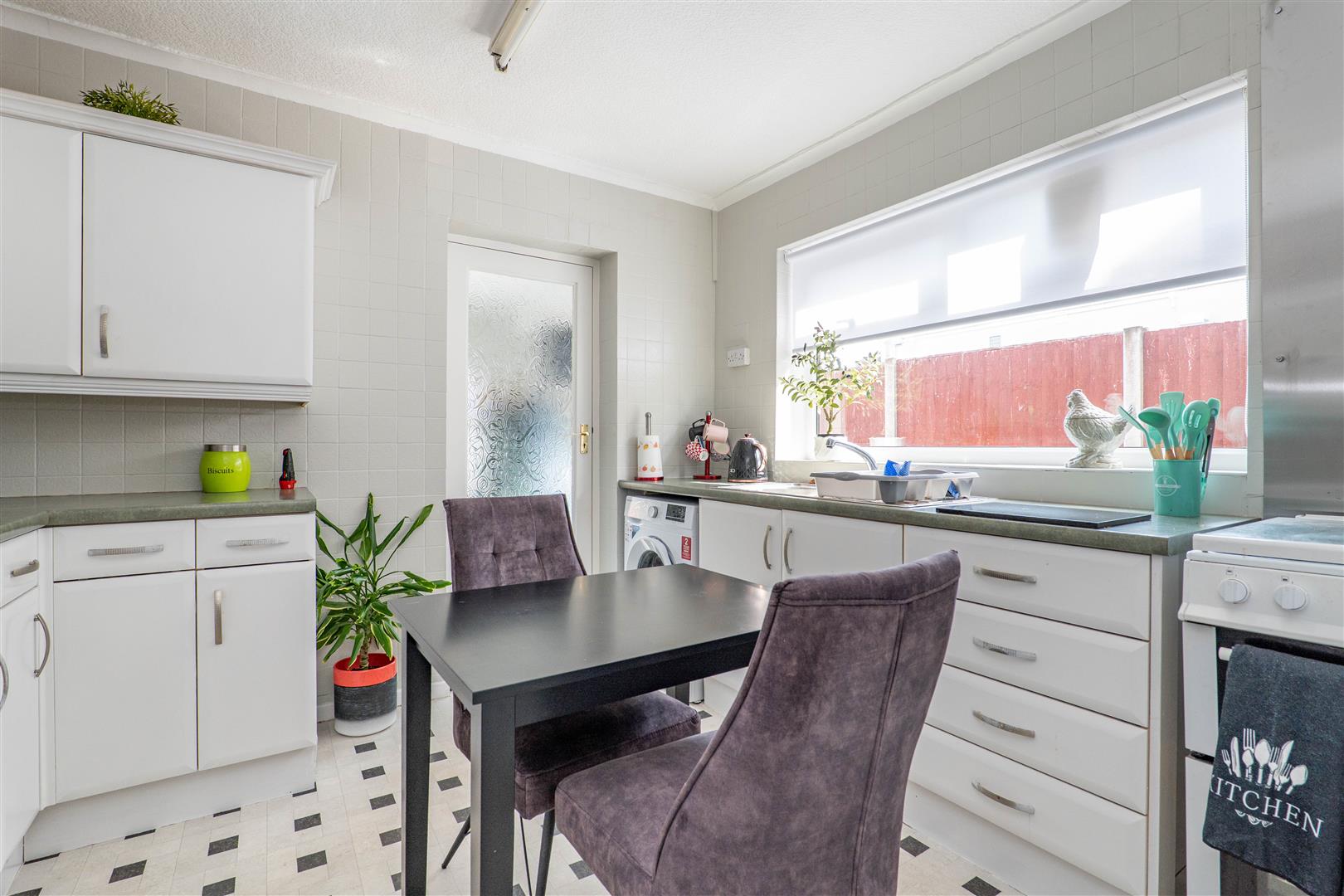 2 bed property in Queensway, Chorley